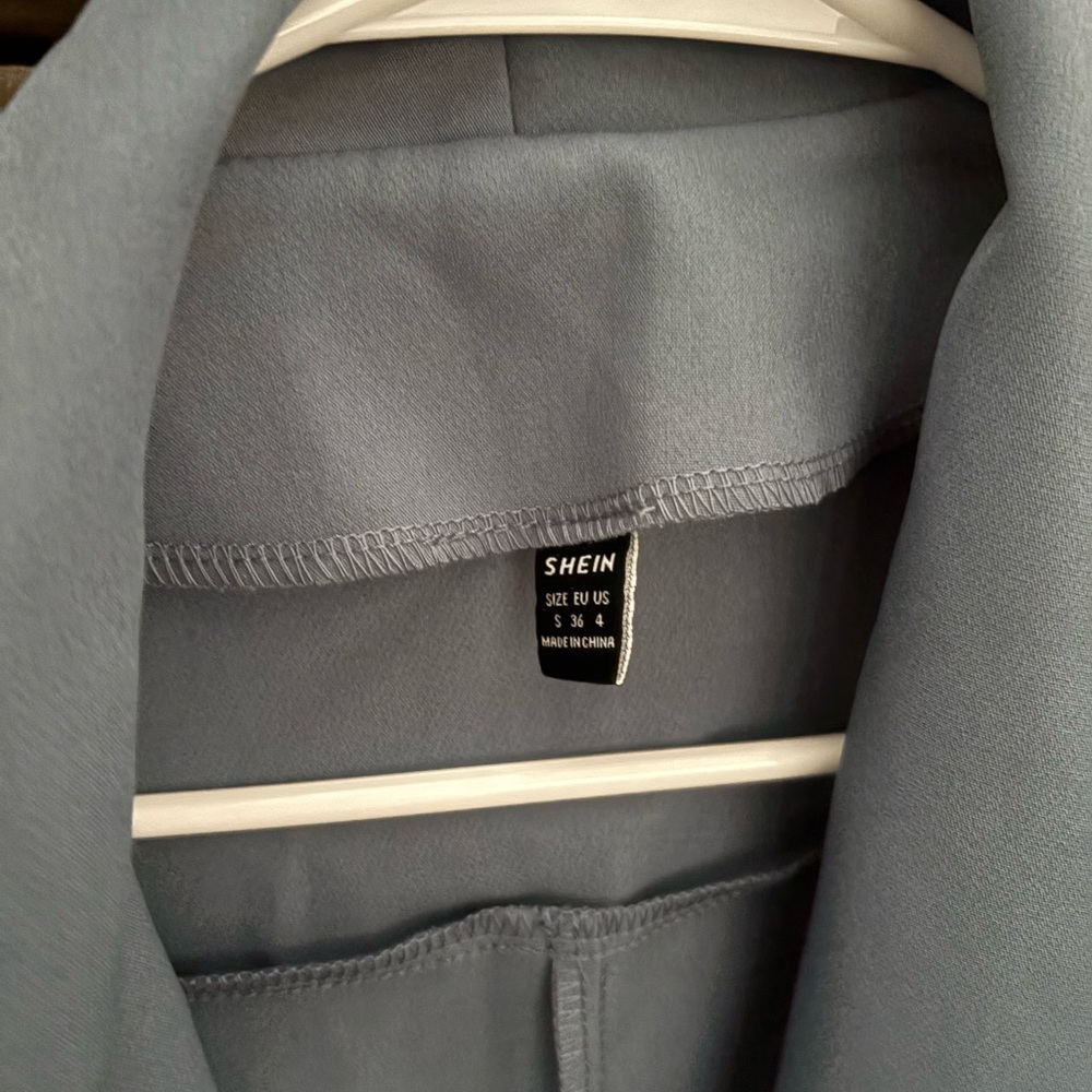 Blazer - Picture 4 of 4
